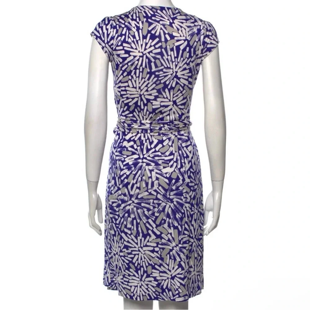 DVF Kye Paint Stroke Silk Jersey Knit Wrap Dress Blue Wrap Dress Small Sz 10 Tag - Picture 3 of 12